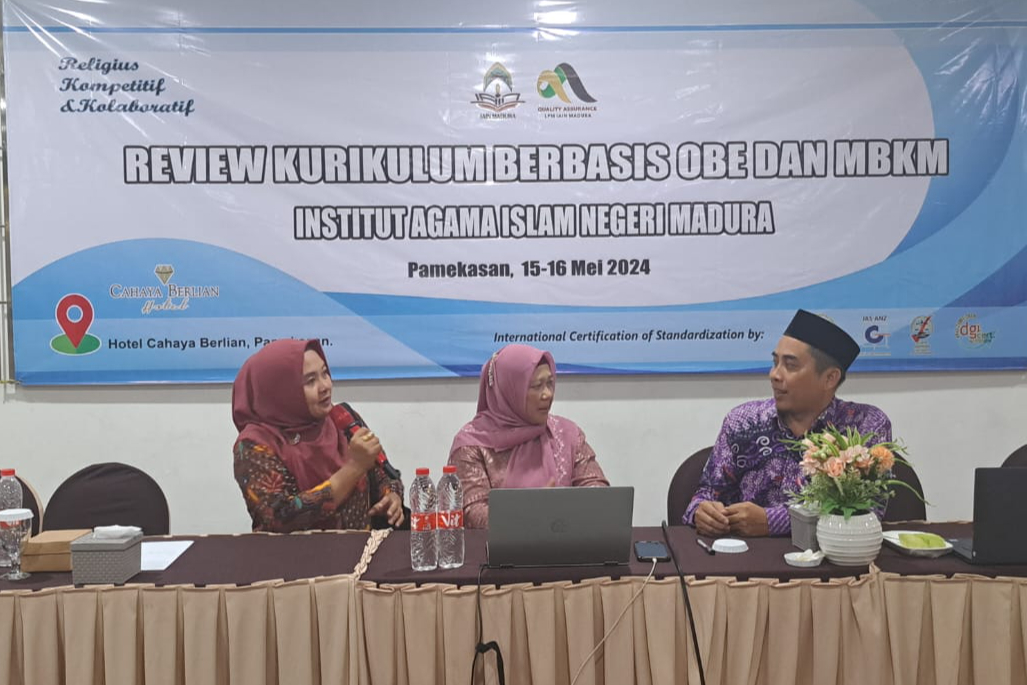 RESPONSIVE TERHADAP PERUBAHAN DAN TUNTUTAN DUNIA KERJA DAN DUNIA INDUSTRI PADA ALUMNI, PRODI TADRIS BAHASA MELAKUKAN REVIEW KURIKULUM BERBASIS KKNI DAN OBE