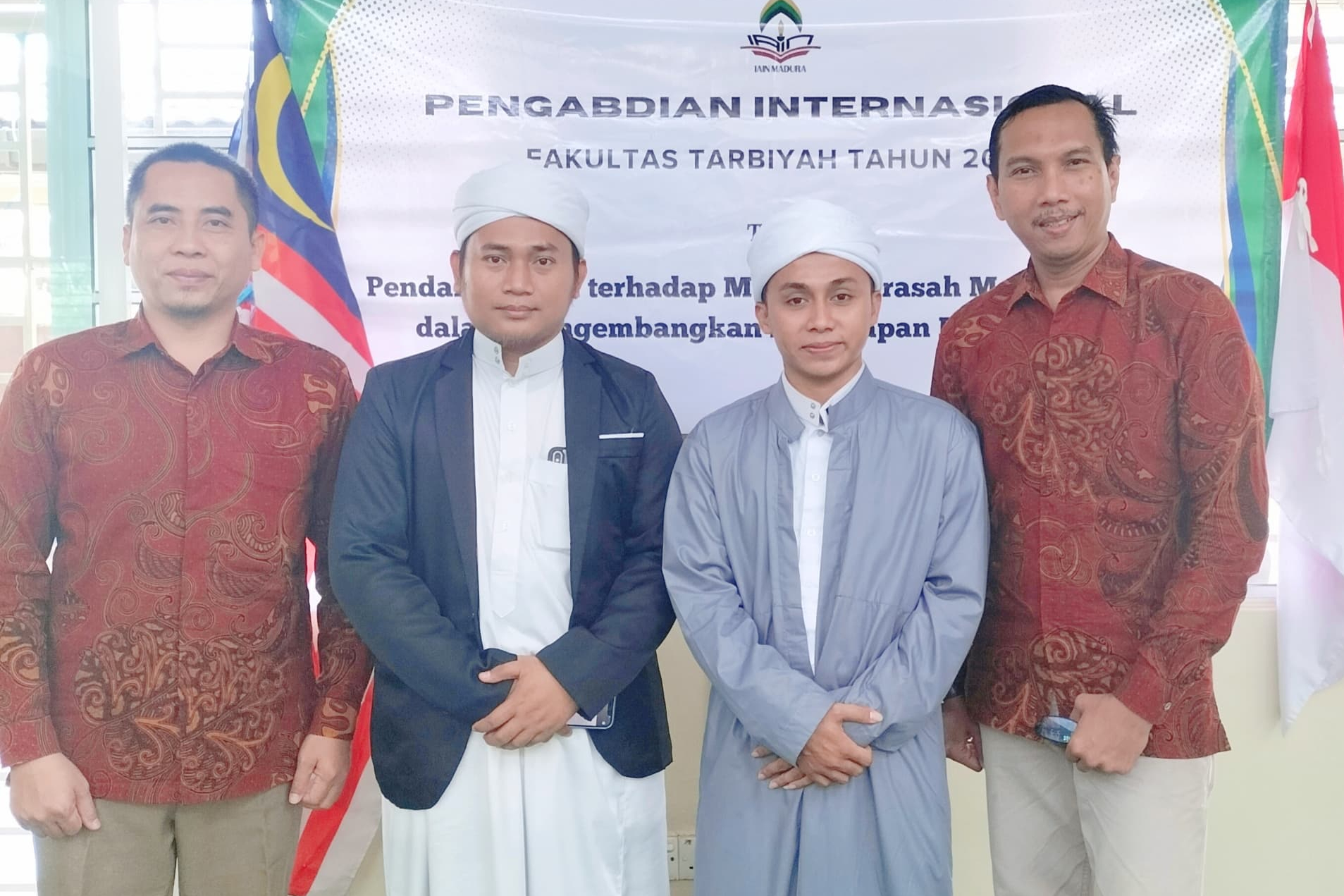 Membanggakan! Mahasiswa Prodi Tadris Bahasa Inggris (TBI) Fakultas Tarbiyah IAIN Madura Berperan Aktif dalam KKN Internasional di Malaysia