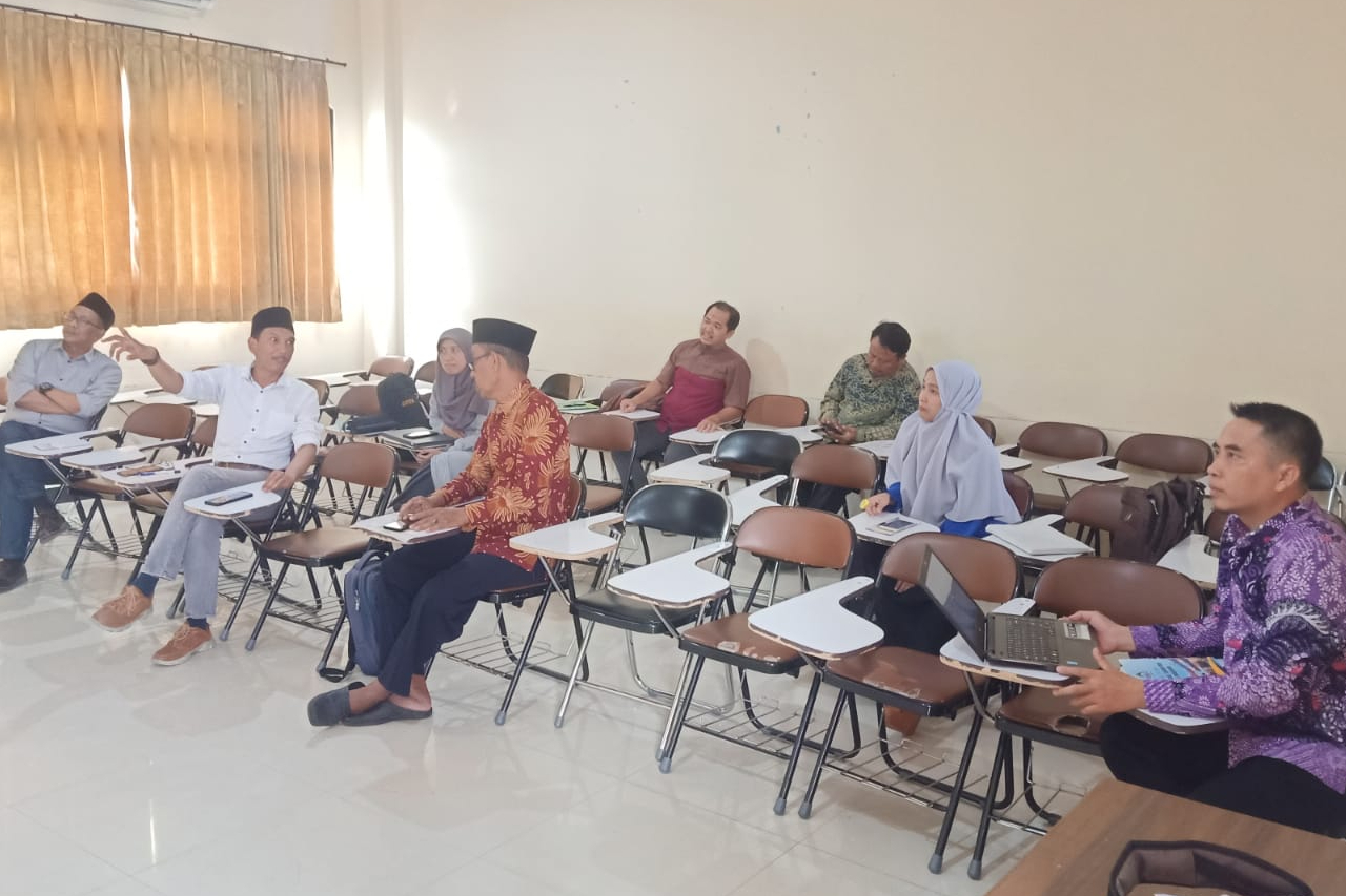 Sosialisasi Kebijakan Penelitian dan Pengabdian oleh Program Studi Tadris Bahasa Inggris untuk Dosen Tetap Program Studi